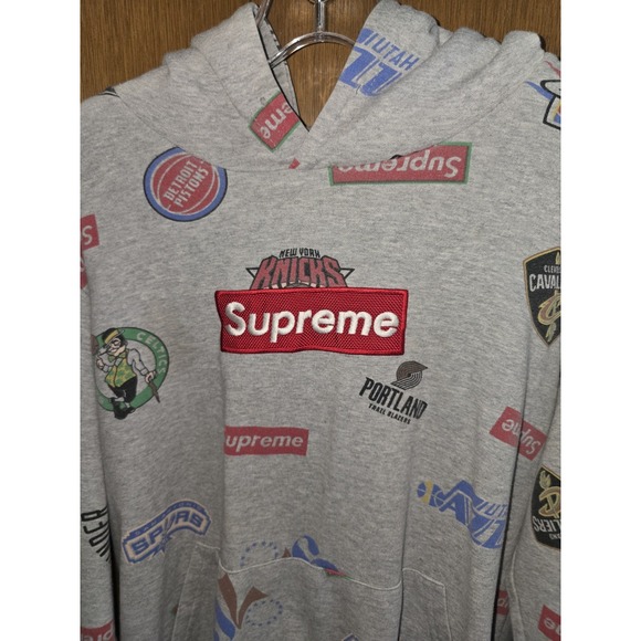 Rare SUPREME Hooded Sweatshirt Hoodie Men's Used from Japan Size M - Picture 2 of 8